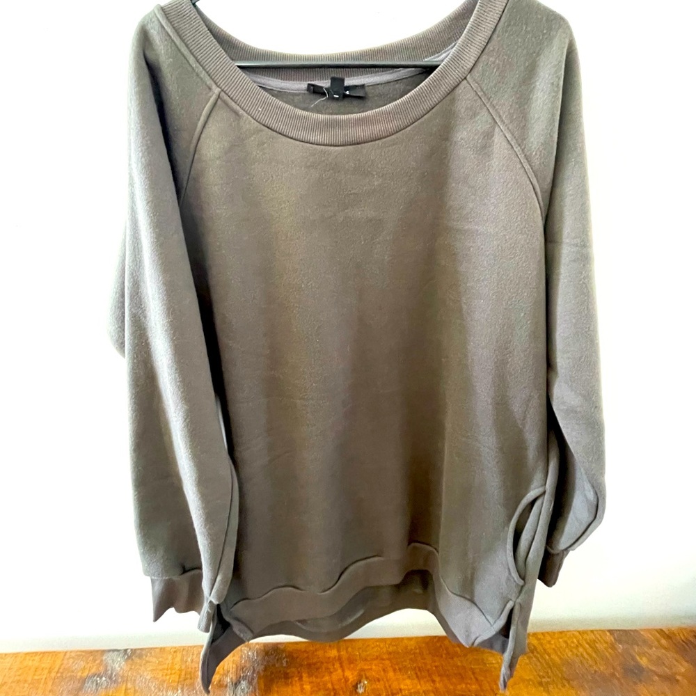 Comfy Grey Sweater w/Pockets